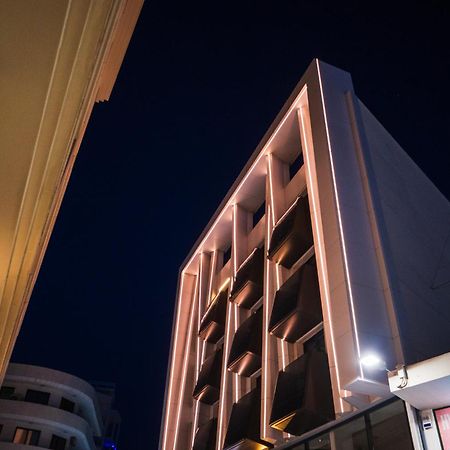 Raam Luxury Suites Larnaca Esterno foto