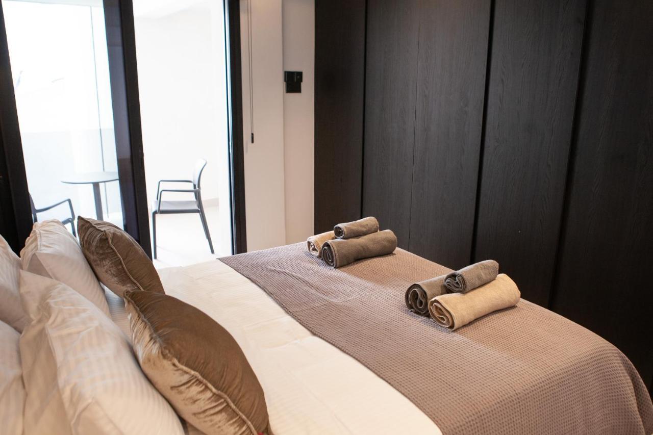Raam Luxury Suites Larnaca Esterno foto