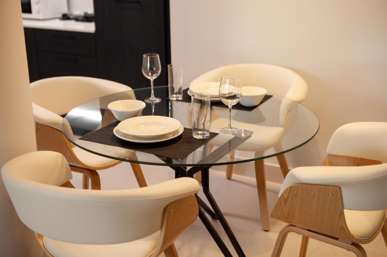 Raam Luxury Suites Larnaca Esterno foto