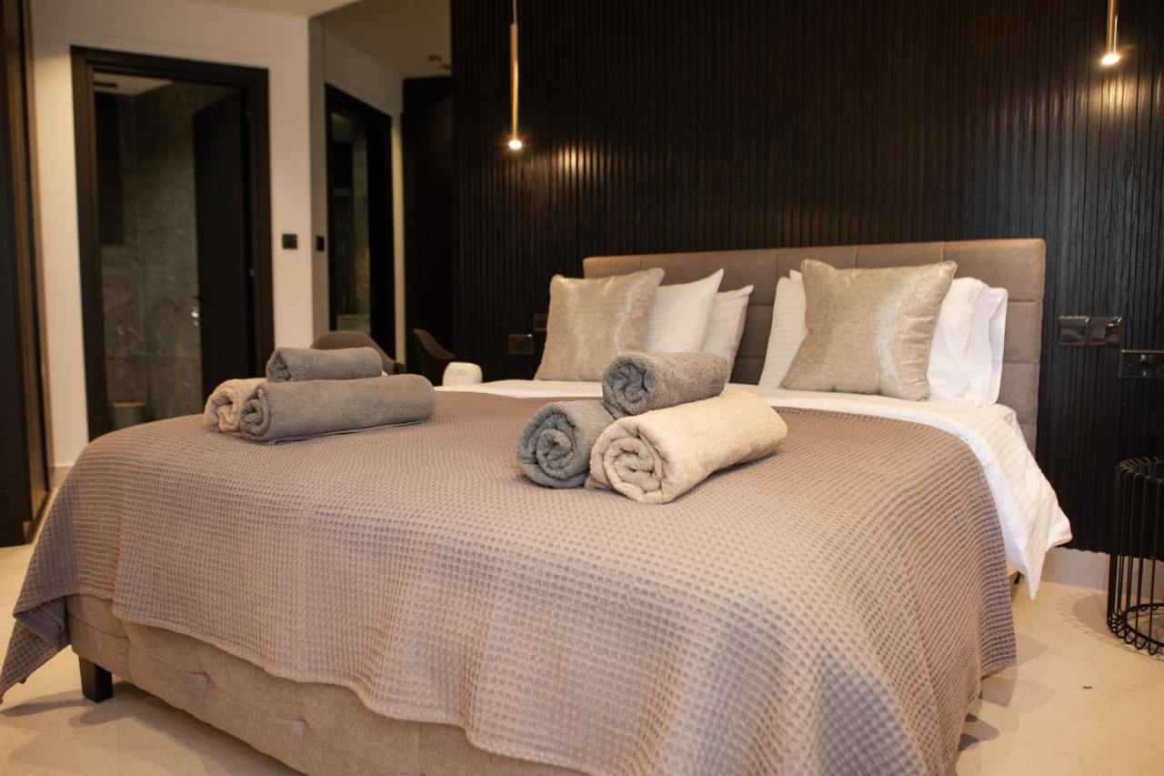 Raam Luxury Suites Larnaca Esterno foto