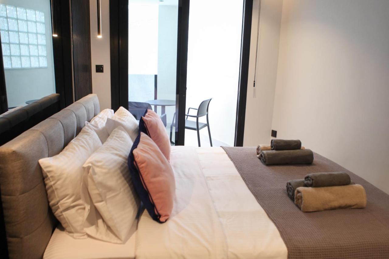 Raam Luxury Suites Larnaca Esterno foto