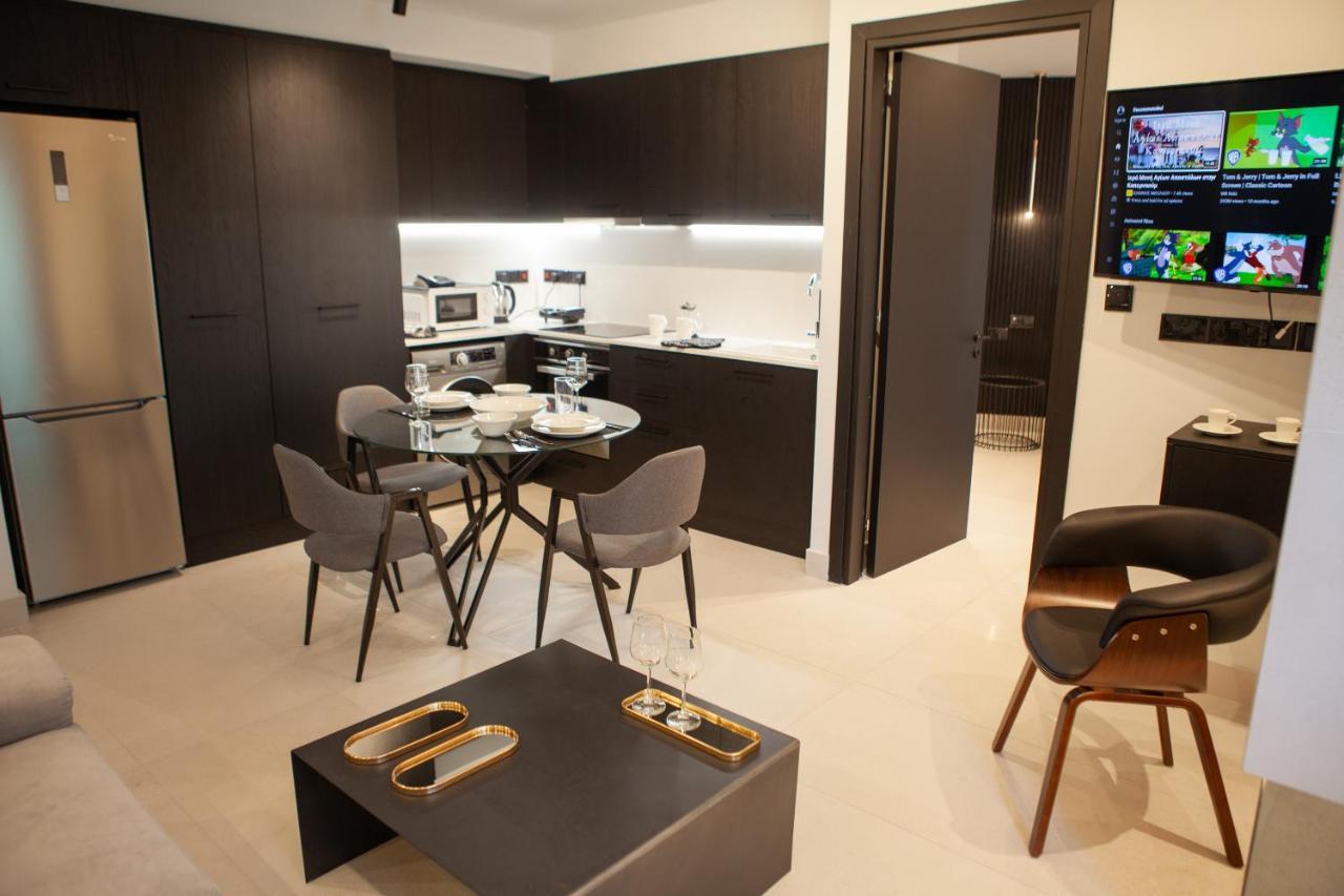 Raam Luxury Suites Larnaca Esterno foto