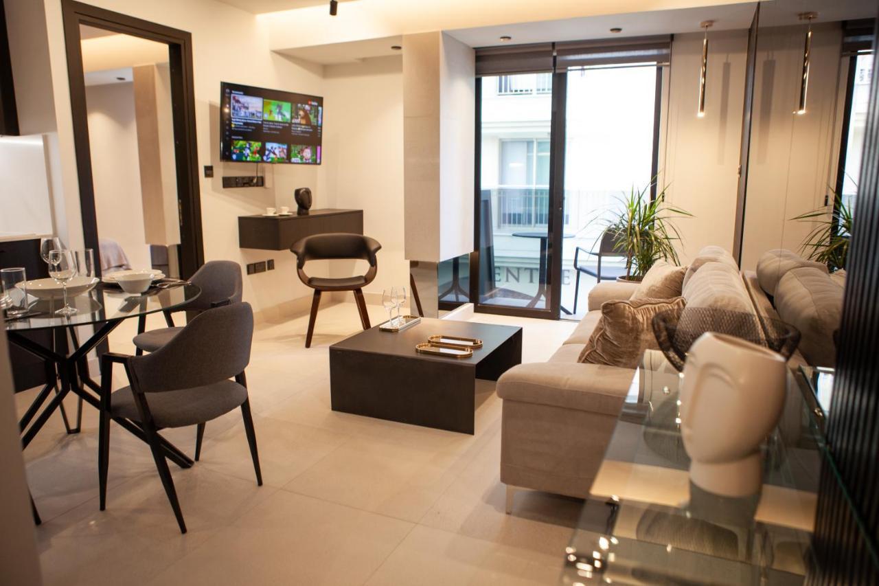 Raam Luxury Suites Larnaca Esterno foto