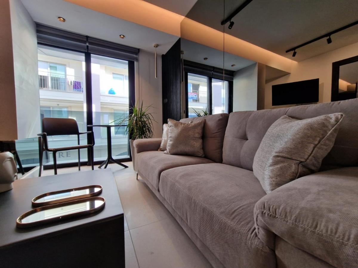 Raam Luxury Suites Larnaca Esterno foto