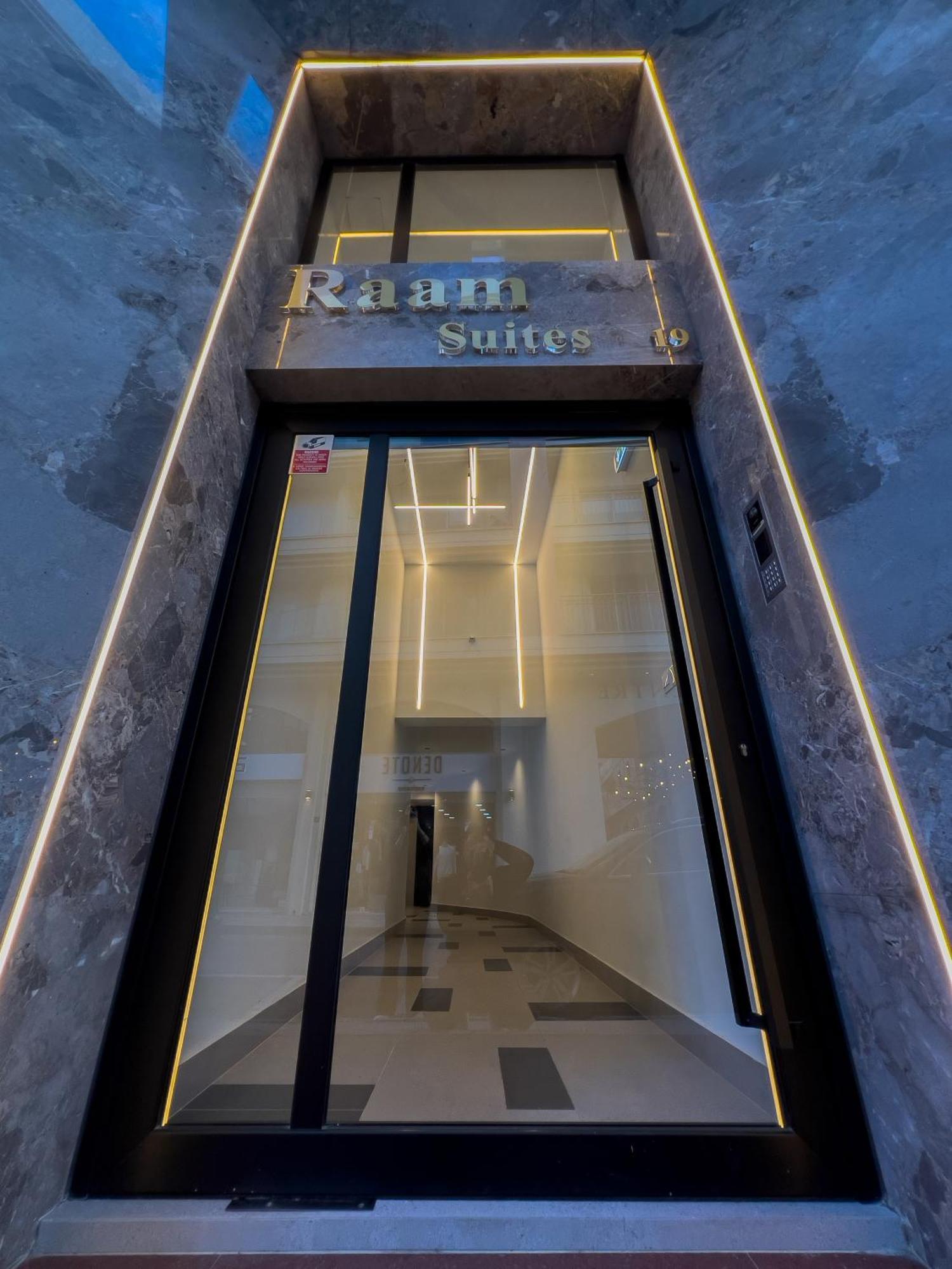 Raam Luxury Suites Larnaca Esterno foto