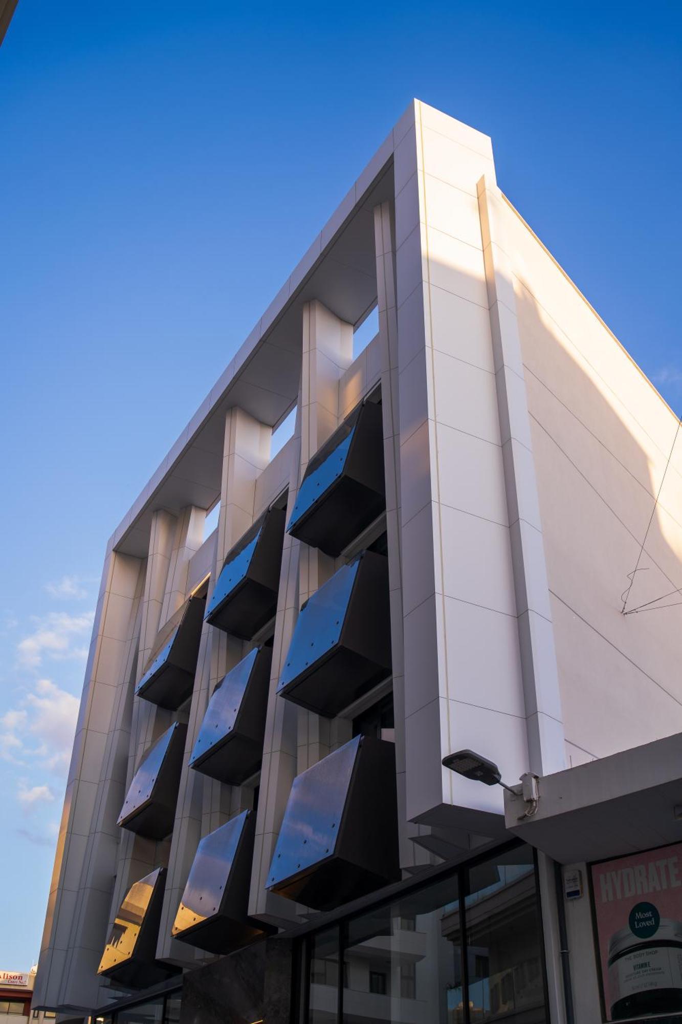 Raam Luxury Suites Larnaca Esterno foto