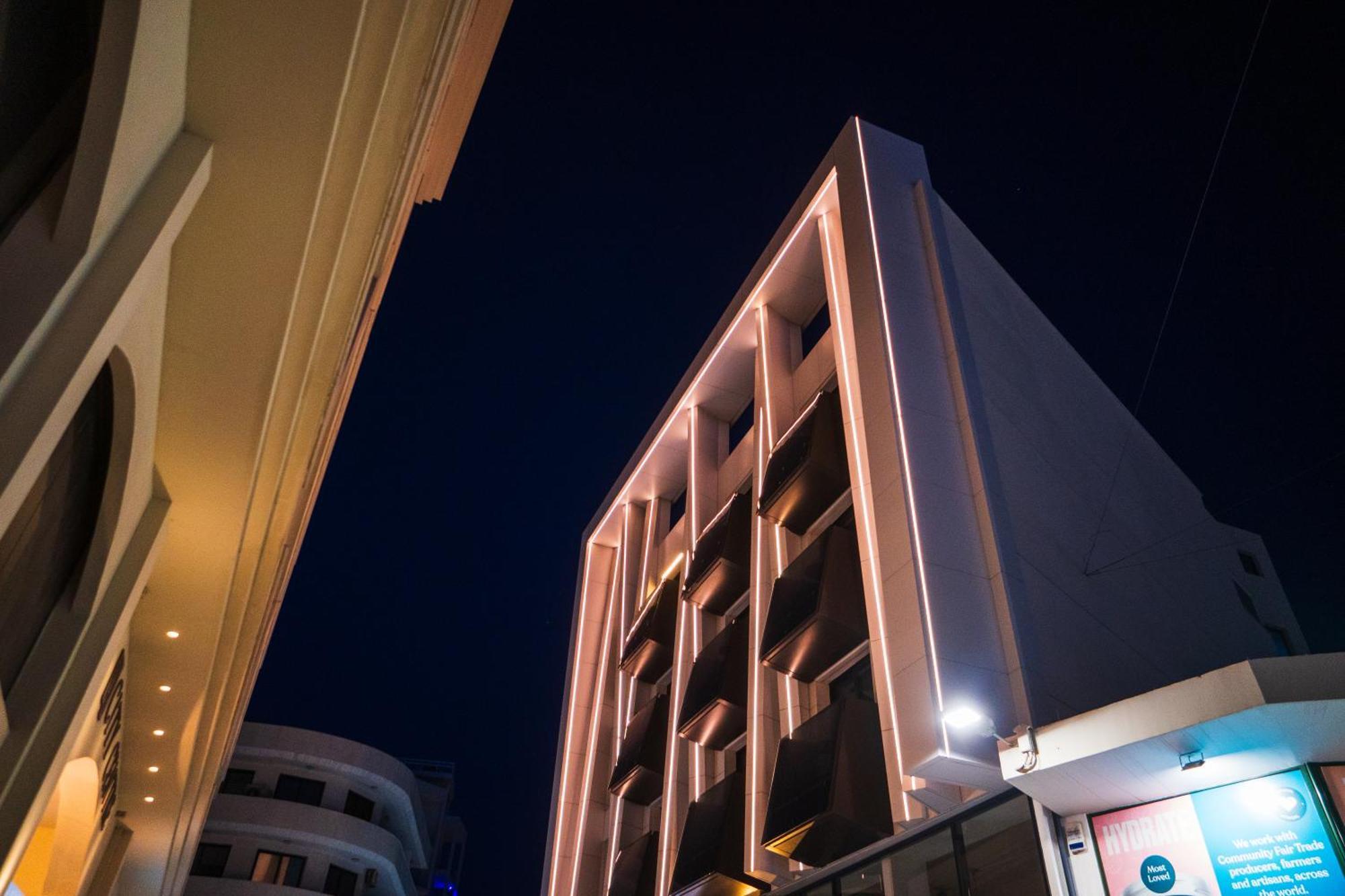 Raam Luxury Suites Larnaca Esterno foto