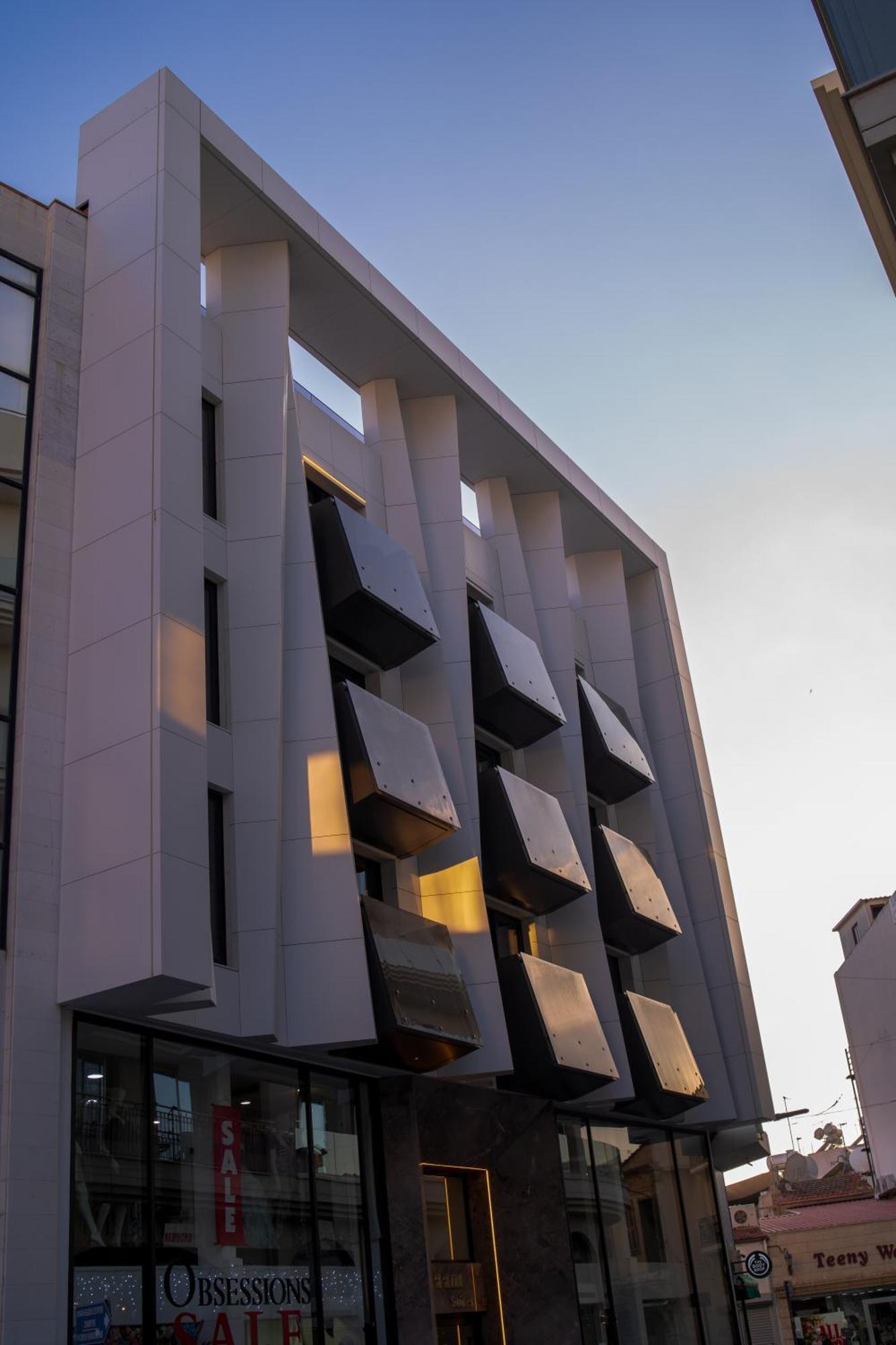 Raam Luxury Suites Larnaca Esterno foto